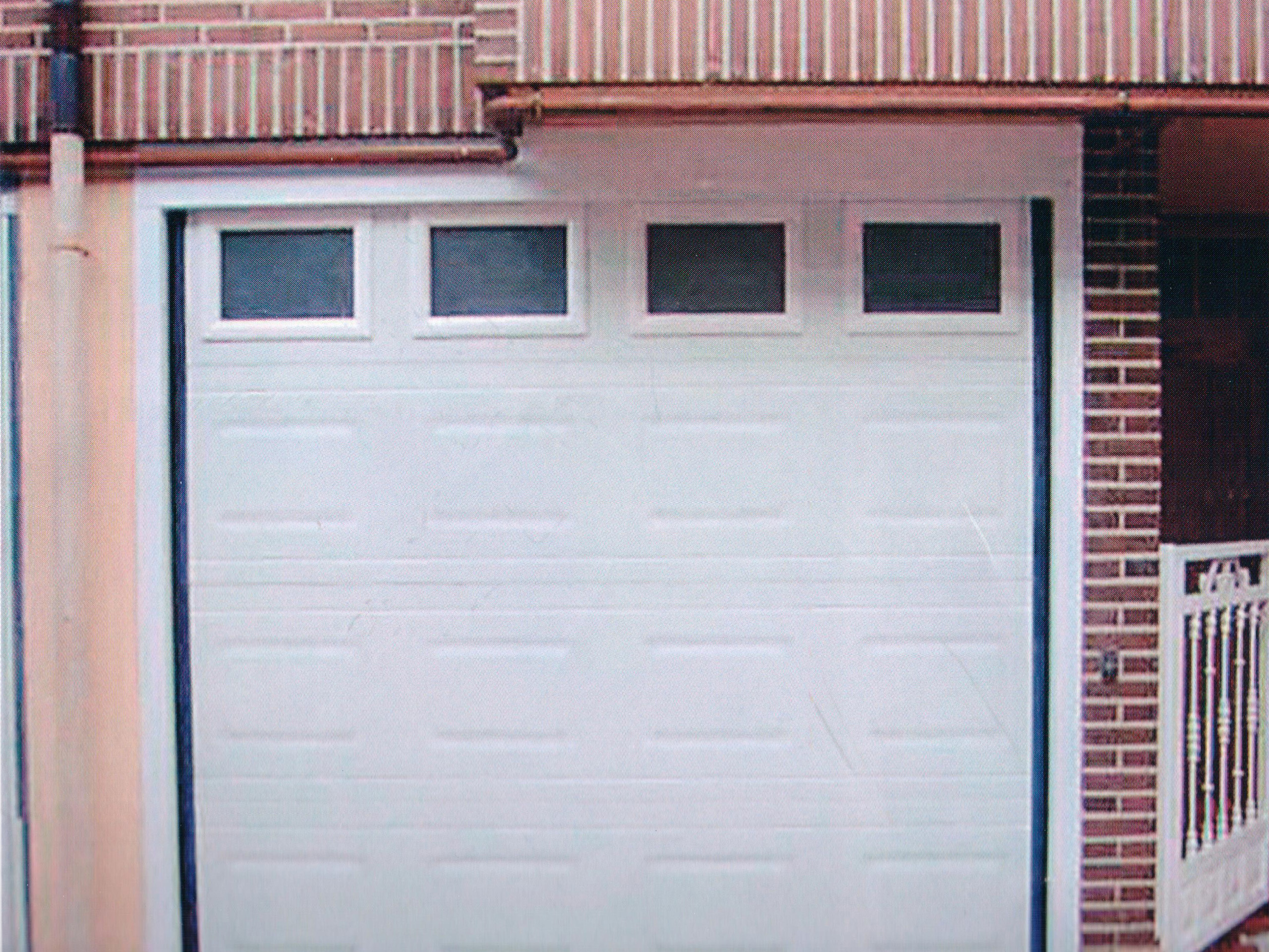 Imagen Puerta Seccional Residencial de Alto Aislamiento